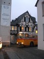Oldtimer-Postauto-Bus Saurer/Tüscher 3DUK-50 ex P-24660 von www.schwyzer-poschti.de in Unkel am Rhein, Rhein-Hotel Schulz (3.2012 - Foto: Schwyzer Poschti) - Ausgehen: Weinhotel - Weinproben - gut Essen - Vereinsfahrten - Geburtstagsfahrten
